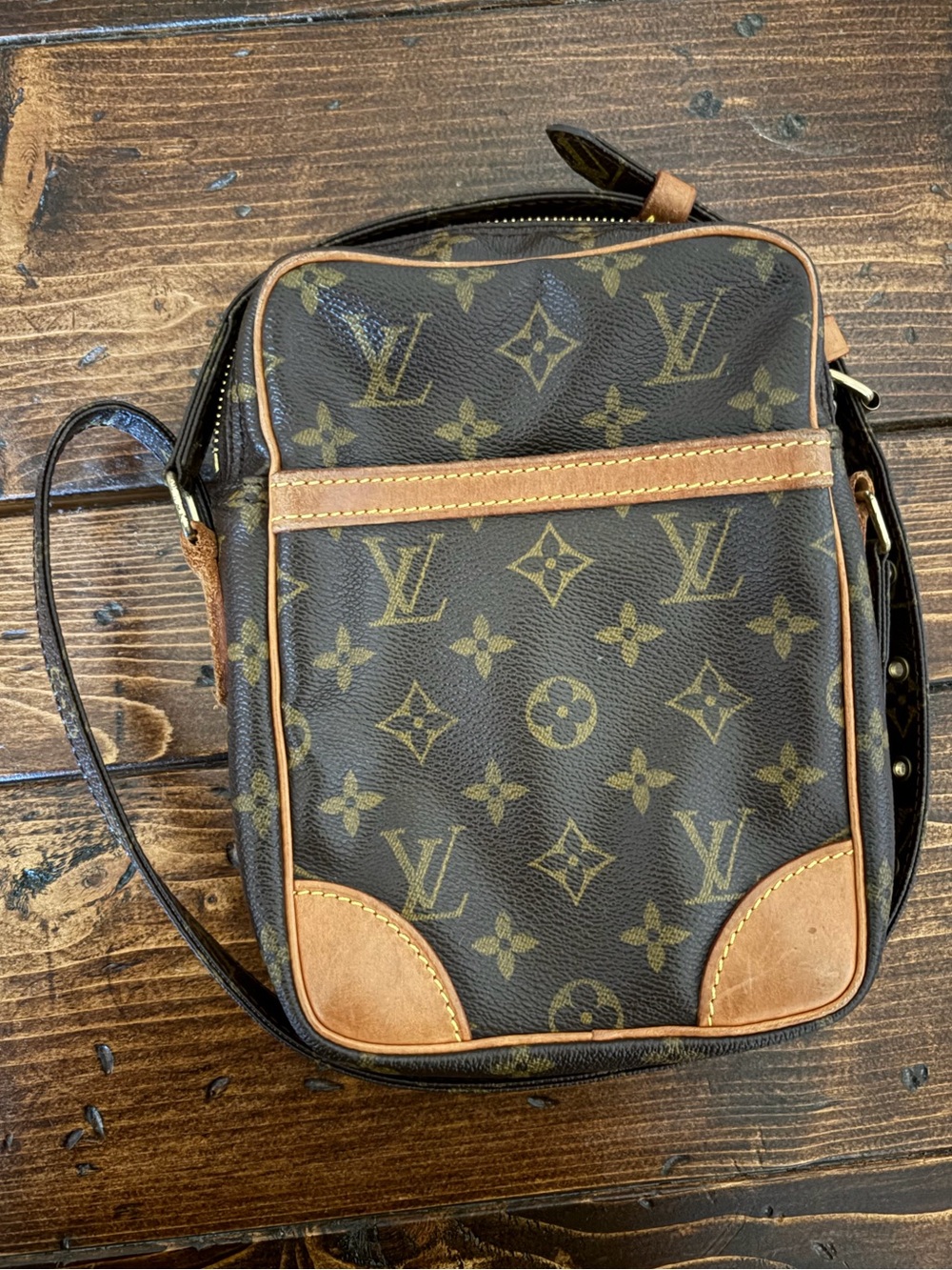 Authentic Louis Vuitton Danube Bag Made in France - Picture 16 of 16